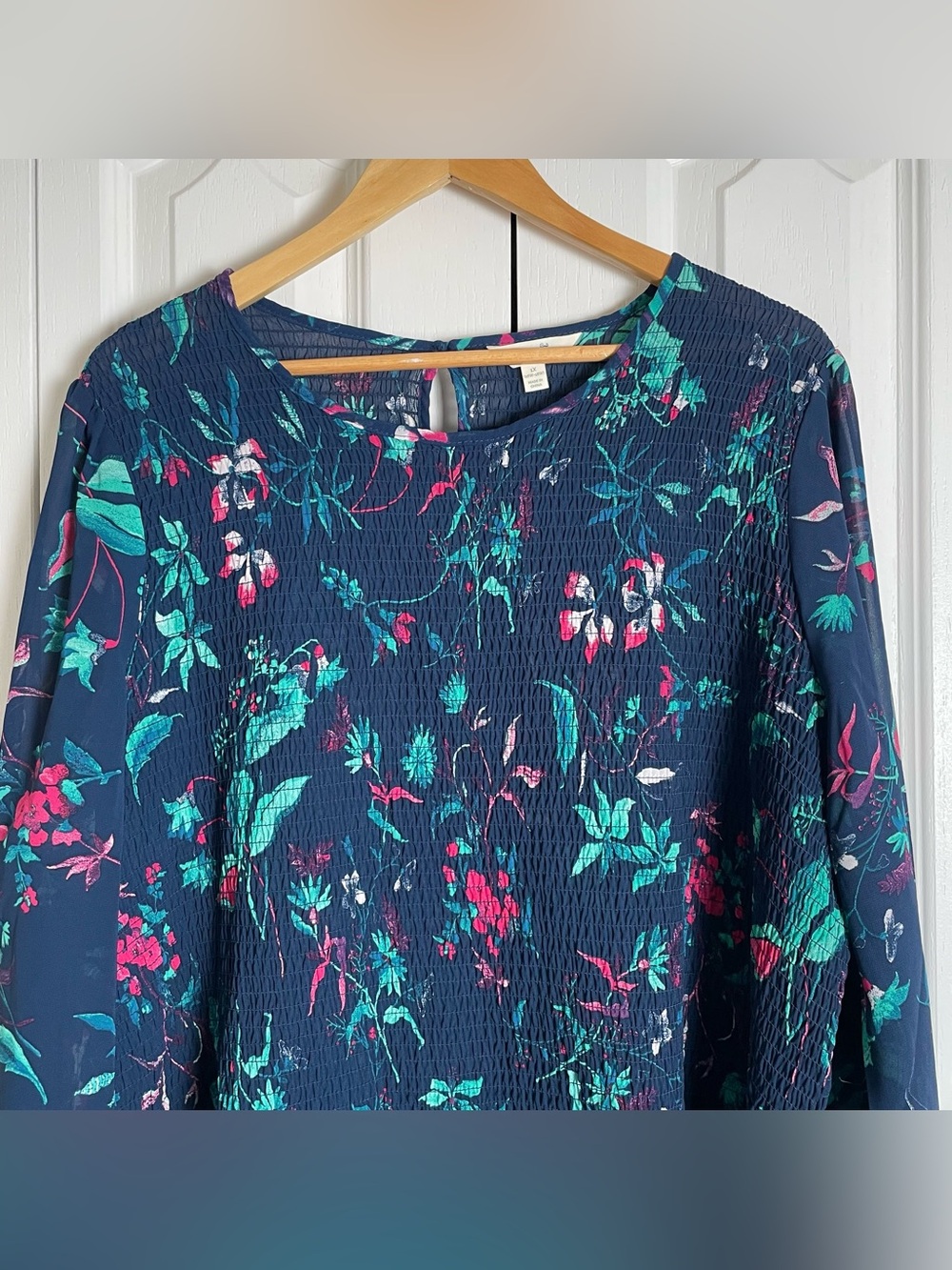 NWOT Terra & Sky Smocked Woven Top Blouse Women's 1X Blue Floral Sheer Relaxed - Picture 2 of 11